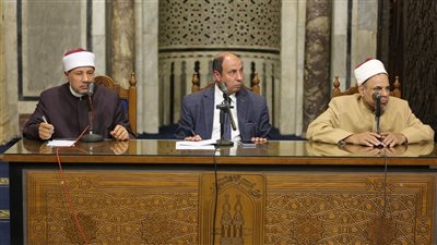 عالم أزهري: احترام التخصص والرجوع إلى أهل العلم يجعل الاختلاف وسيلة للإثراء
