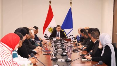 محافظ دمياط يبحث مع مجلس امناء ملفات البيئة والتطوير والخدمات بالمدينة الجديدة