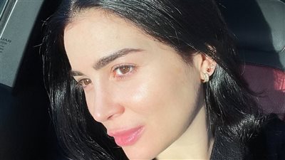 مي عز الدين تفاجئ متابعيها بهذا اللوك وزوجها يتغزل بها |صور