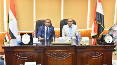 محافظ أسيوط يزور الغرفة التجارية ويؤكد: القطاع الخاص شريك رئيسي في التنمية