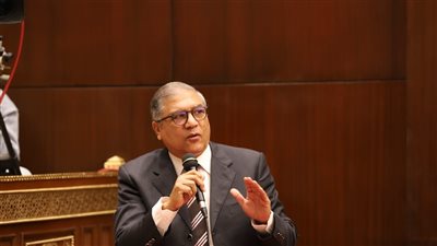 النائب عفت السادات يشيد بجهود مصر في وقف إطلاق النار ويؤكد دعمها لدول الخليج 