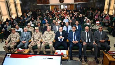 محافظ الغربية ومدير جمعية المحاربين القدماء يكرمان أسر الشهداء ومصابي العمليات