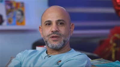 بكل اللهجات تباعًا تباعًا.. عزيز الشافعي يحتفي بنجاح أغنية شيرين عبدالوهاب