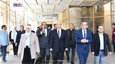 محافظ الفيوم ورئيس الجامعة يتفقدان عددا من الأقسام والوحدات بالمستشفى الجامعي