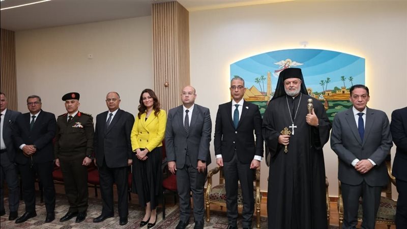 جانب من زيارة المحافظ