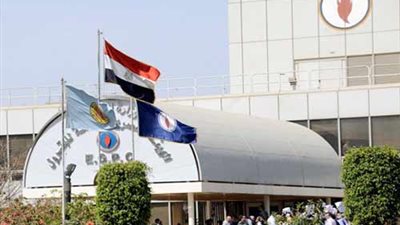حملات مفاجئة للجنة الرقابة على تداول المنتجات البترولية بـ120 محطة وقود