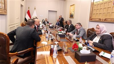 وزير العدل يلتقي أعضاء مجلسي النواب والشيوخ لتعزيز التعاون وتطوير منظومة العمل