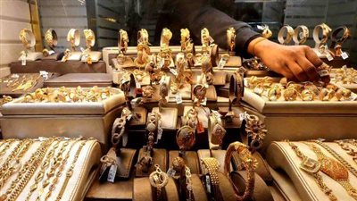 سعر جرام الذهب عيار 21 بالتعاملات المسائية اليوم الخميس .. تراجع يضرب الأسواق