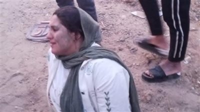 «حقها ضاع واتضربت».. 7 أشخاص يعتدون على سيدة بعد توثيقها التعدي على أرضها