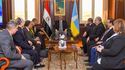 محافظ الإسكندرية يبحث تعزيز التعاون القانوني مع هيئة قضايا الدولة