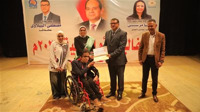 في احتفالية بقصر الثقافة.. محافظ قنا يشهد حفل تكريم الأمهات المثاليات