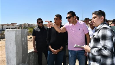 وزير الشباب ومحافظ البحر الأحمر يتفقدان  الأعمال الانشائية  بمعسكر الشباب بسفا