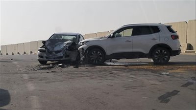 بسبب السرعة الزائدة.. تصادم سيارتين بكورنيش المقطم