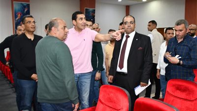 وزير الشباب والرياضة ومحافظ البحر الأحمر يتفقدان المدينة الشبابية بالمحافظة