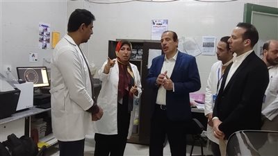 قرارات عاجلة ومكافآت للمتميزين.. كواليس جولة نائب وزير الصحة بالبحيرة