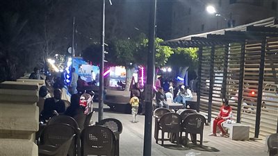 توافد كبير للمواطنين على كورنيش النيل بدمياط وسط أجواء مبهجة