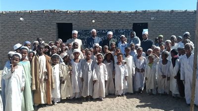 زيارات ميدانية لقافلة مجمع البحوث بمنطقة المثلث الذهبى 