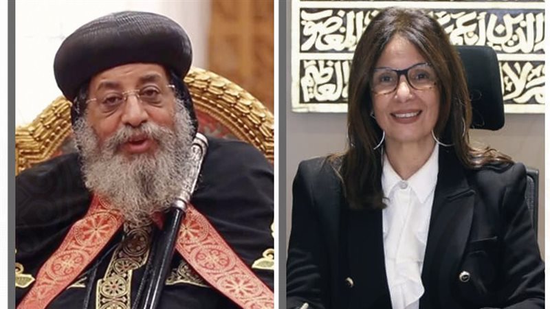 وزيرة الثقافة 