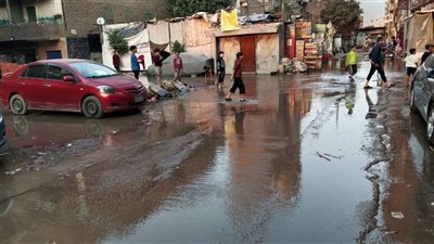انفجار متكرر لماسورة مياه بشارع الترعة البيجامية بشبرا الخيمة بالقليوبية