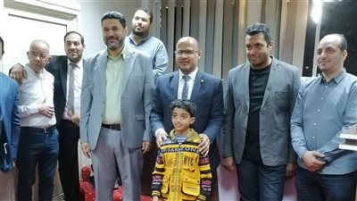 تسليم 16 سماعة طبية لأطفال ضعاف السمع بمستشفى الأزهر الجامعي بأسيوط 