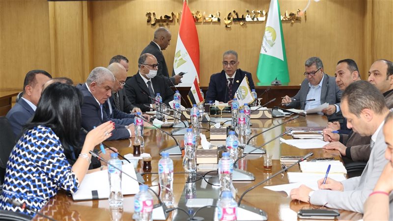 لقاء المحافظ والنواب