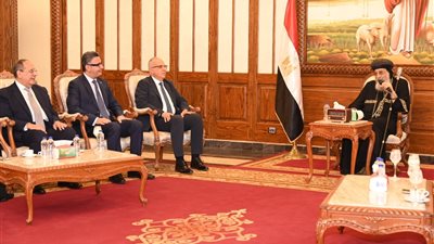 وزير التموين يهنئ البابا تواضروس بعيد القيامة ويؤكد قوة النسيج الوطني