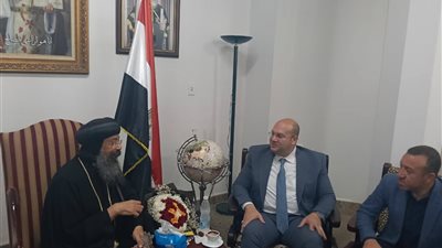 نائب محافظ الجيزة يزور مطرانية الأقباط الأرثوذكس بأطفيح للتهنئة بعيد القيامة 