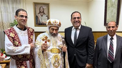 مهنئا الأقباط.. أمين المصريين بالخارج بمستقبل وطن: سنظل نسيجا واحدا 