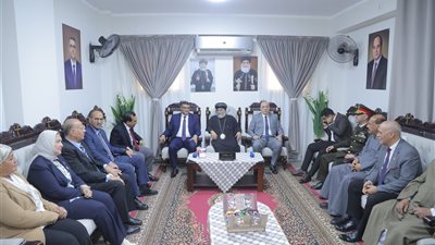 محافظ قنا ومدير الأمن يهنئان الأنبا بضابا أسقف نجع حمادي وتوابعها بعيد القيامة