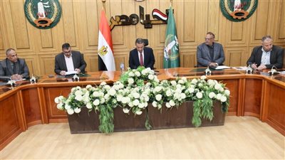 محافظ المنوفية يناقش الإستعدادات النهائية لموسم حصاد وتوريد القمح