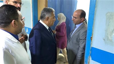 جولة مفاجئة لمحافظ الدقهلية داخل مستشفى بلقاس ومتابعة شكاوى المرضى