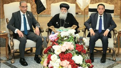 محافظ الجيزة يزور مطرانية أكتوبر وأوسيم مهنئا بعيد القيامة المجيد