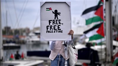 بألف متطوع من 70 دولة.. انطلاق أسطول الصمود العالمي من برشلونة نحو غزة