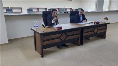 مساعد وزير الخارجية للشئون القنصلية يلتقى مع اعضاء الجالية المصرية في طرابلس