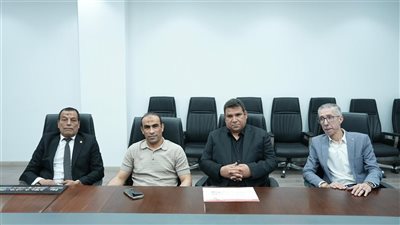 ناصر عباس يوضح سبب تواجده ضمن وفد الأهلي في اتحاد الكرة