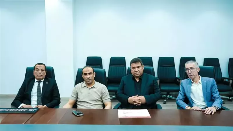 وفد الأهلي في مقر