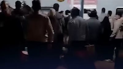 مشادة بسبب الزحام.. القبض على طرفي مشاجرة محطة مترو الزيتون بالقاهرة 