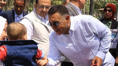 محافظ القليوبية يشارك المواطنين احتفالات 