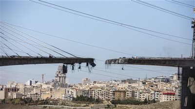 التلفزيون الإيراني: إعادة بناء مرافق للسكك الحديدية التي دمرتها الحرب