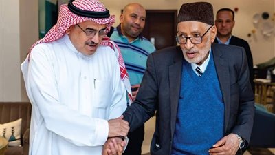 الدكتور محمد أبو موسى يصل الرياض لتسلم جائزة الملك فيصل العالمية 2026