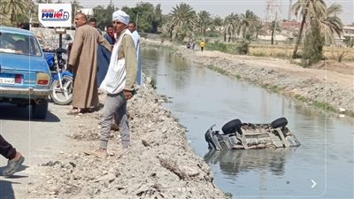 متأثرة بإصابتها.. وفاة ربة منزل في حادث انقلاب سيارة بمصرف مائي بالفيوم