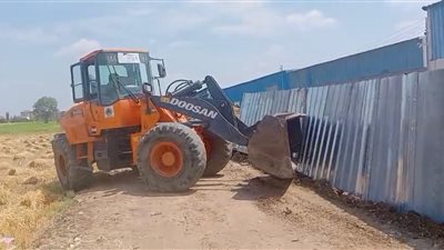 محافظ الغربية يتابع جهود إزالة مخالفات البناء والتعديات خلال إجازة شم النسيم 