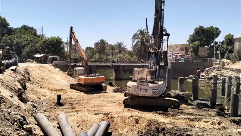 صورة من إنشاء الكوبري