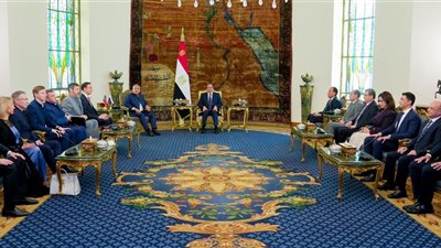الرئيس السيسي يؤكد قوة العلاقات مع روسيا ويدعو للاستثمار في المنطقة الصناعية