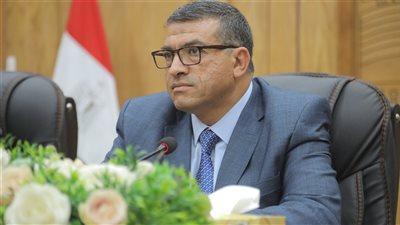 محافظ قنا يوجه بإزالة التعديات على أراضي طرح النهر بجميع المراكز 