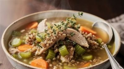     طريقة تحضير شوربة الفريكة بالدجاج والزعتر بخطوات سهلة ولذيذة
