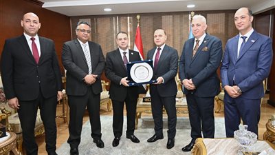 محافظ الغربية يستقبل مجلس إدارة نادي قضاة طنطا لبحث سبل تعزيز التعاون المشترك