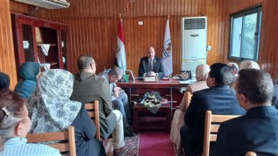 تعليم بني سويف يناقش تطوير الأداء والانضباط داخل المدارس