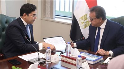 وزير الصحة يناقش تعزيز التعاون مع جمعية الإيثار لتطوير مستشفى الكبد ببلطيم