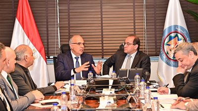 وزارة المالية تبحث مع «الري» تمويل مشروعات التحول لأنظمة الري الحديث